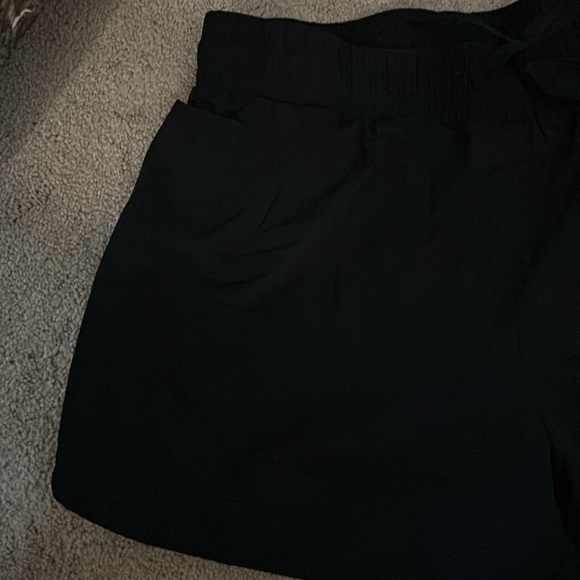 Black running shorts - Picture 4 of 8